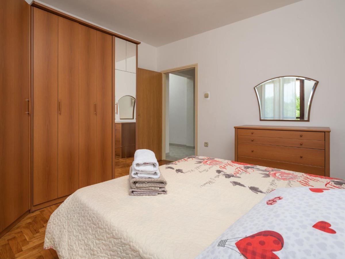 Holiday Home Ana By Interhome Nedescina Luaran gambar